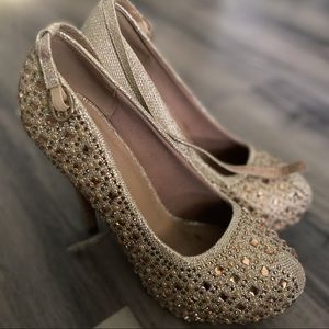 Size 10 Pumps